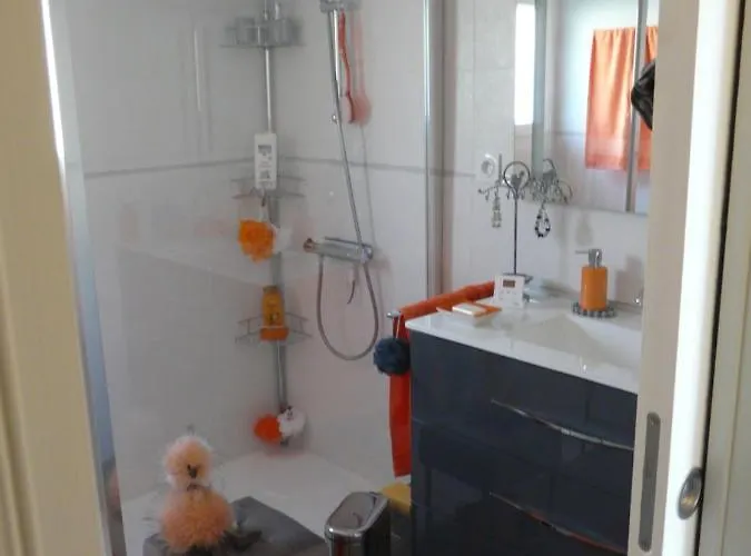 Maison Classee 3* * غوجان-ميستراس