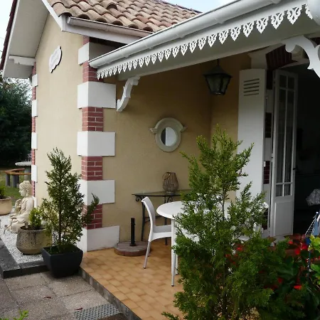 Maison Classee 3* בית נופש *