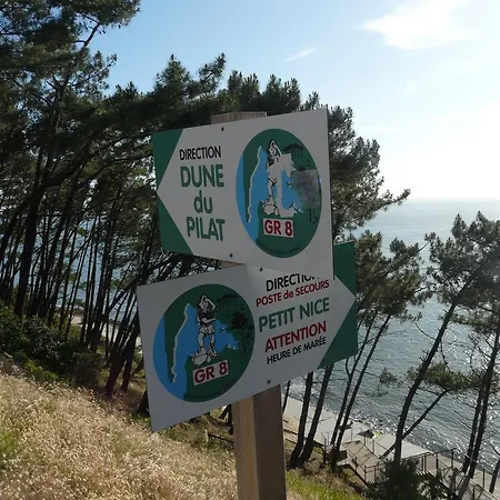 Maison Classee 3* גוז'אן-מסטרה